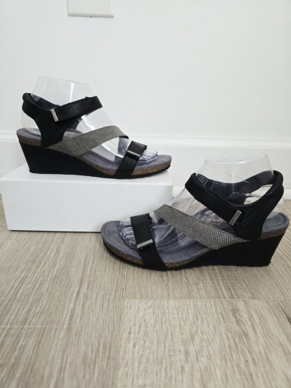 Aetrex Brynn Wedge Sandals Shoes 7.5 8 Black Leather Snakeskin Strappy